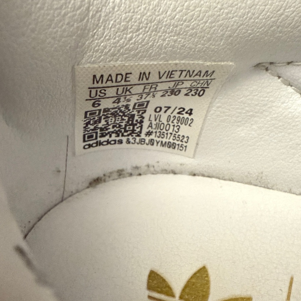 Adidas Hello Kitty 50th Anniversary Gazelle sneakers - Picture 6 of 7